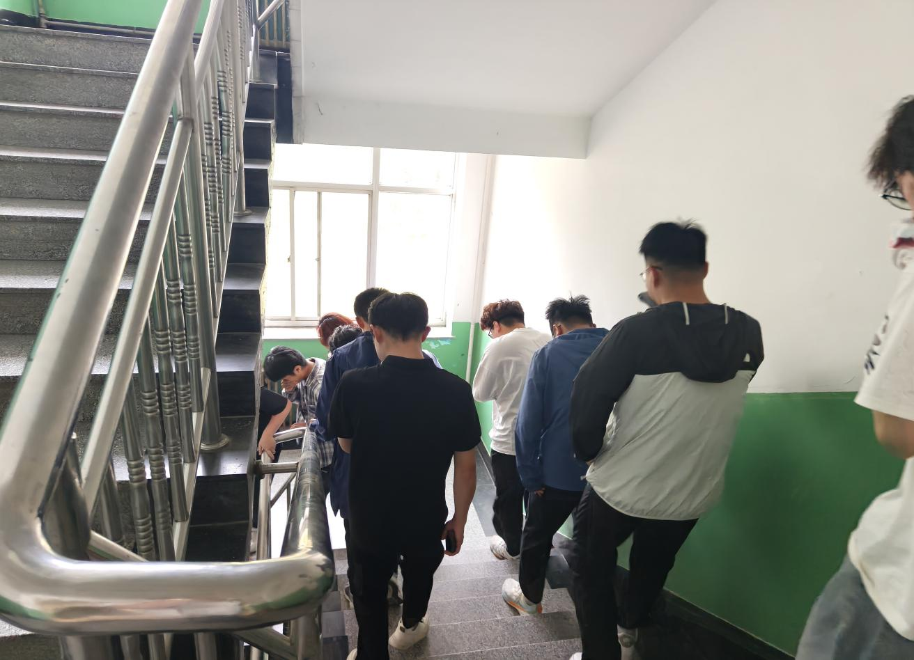 材料科学与工程学院开展消防应急演练活动